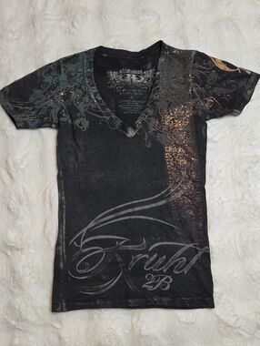 Y2K Graphic V-Neck Short Sleeve Tee